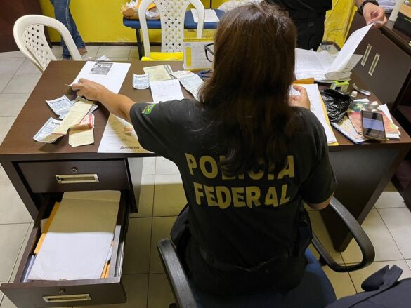 Polícia Federal dentro da prefeitura de Pinheiro durante a “Operação 5a Potencia”…