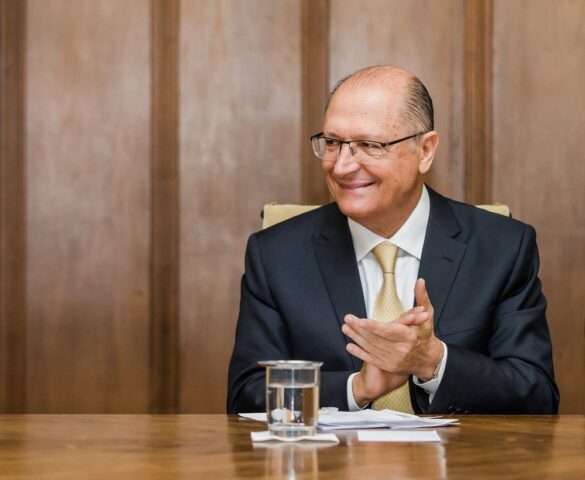 Alckmin acerta filiação com PSB para ser vice de Lula