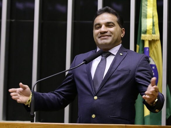 Deputado Josimar Maranhãozinho (PL-MA) já foi flagrado pela PF com uma caixa de dinheiro Foto: Reprodução