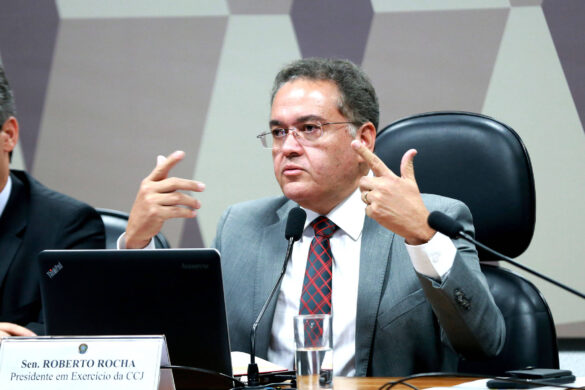 Para o senador tais pastores e o candidato Lahesio só estão de olho no dinheiro que ele acumulou no governo Bolsonaro