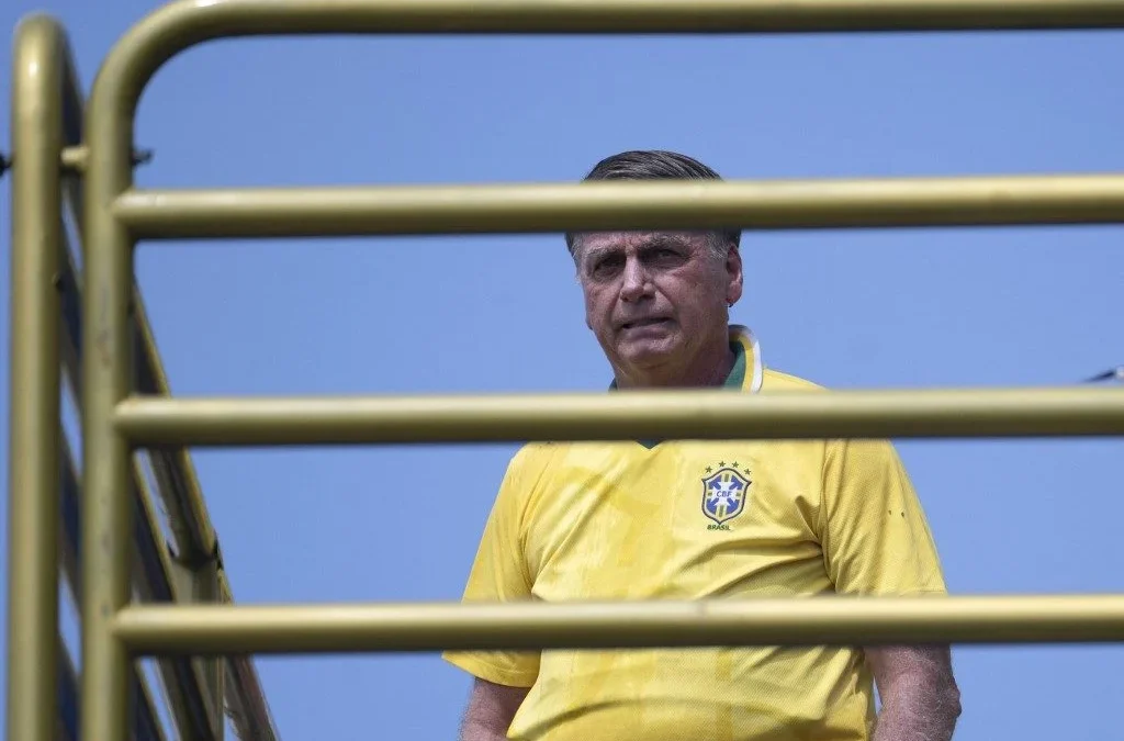 Bolsonaro será preso até outubro, preveem advogados e aliados