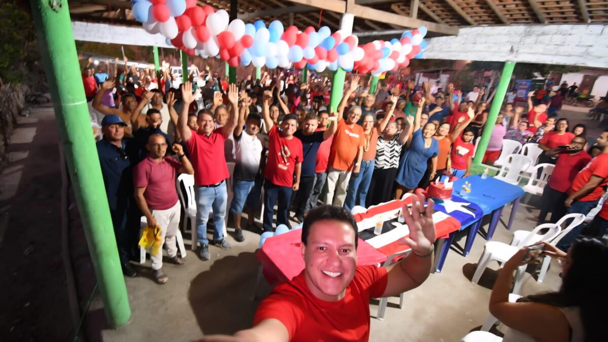 Felipe Camarão leva Diálogos pelo Maranhão ao povoado Varas, em Barreirinhas