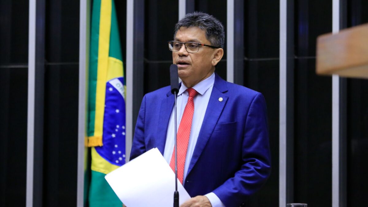 Jerry denuncia governo Brandão por reter quase R$ 2 milhões para compra de cadeiras de rodas no MA