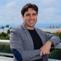 Martelo batido e ponta virada: uma análise critica por André Bello