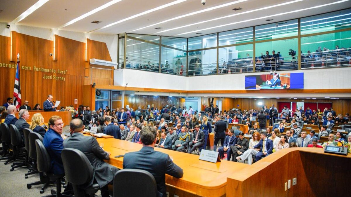 Governo tenta calar a oposição, mas o PSB vira o jogo