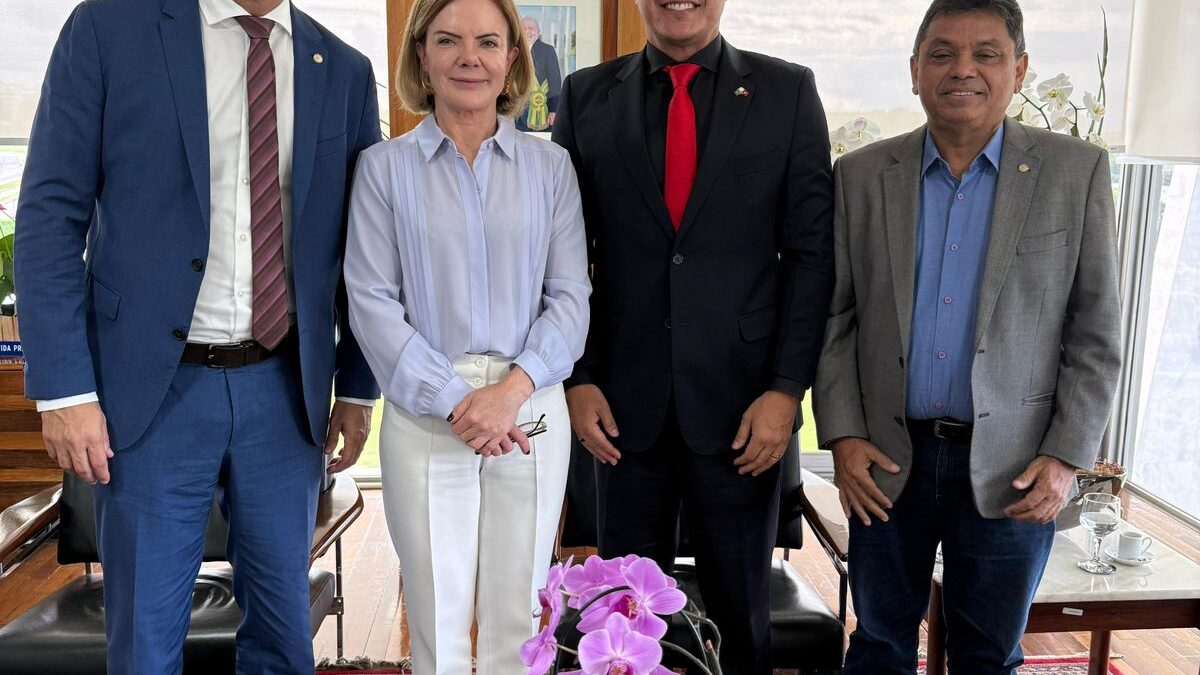 “Dia do Fico”: Camarão reafirma permanência no PT e disposição para liderar time de Lula no MA