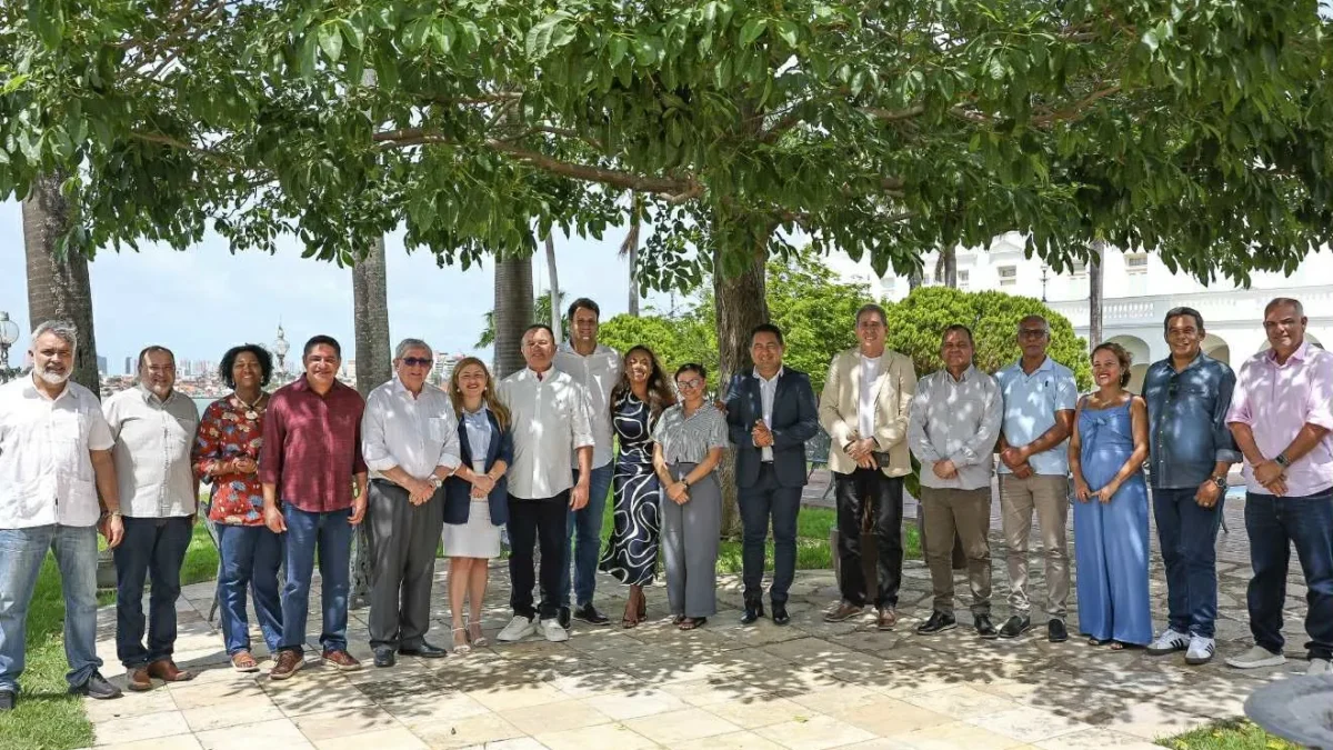 Após apostar em Brandão, brandopetistas ficam a ver navios e perdem secretarias no governo