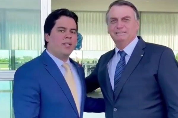 Video: Bolsonaristas constrangem Fufuca ao vaiar Lula na convenção do Braide